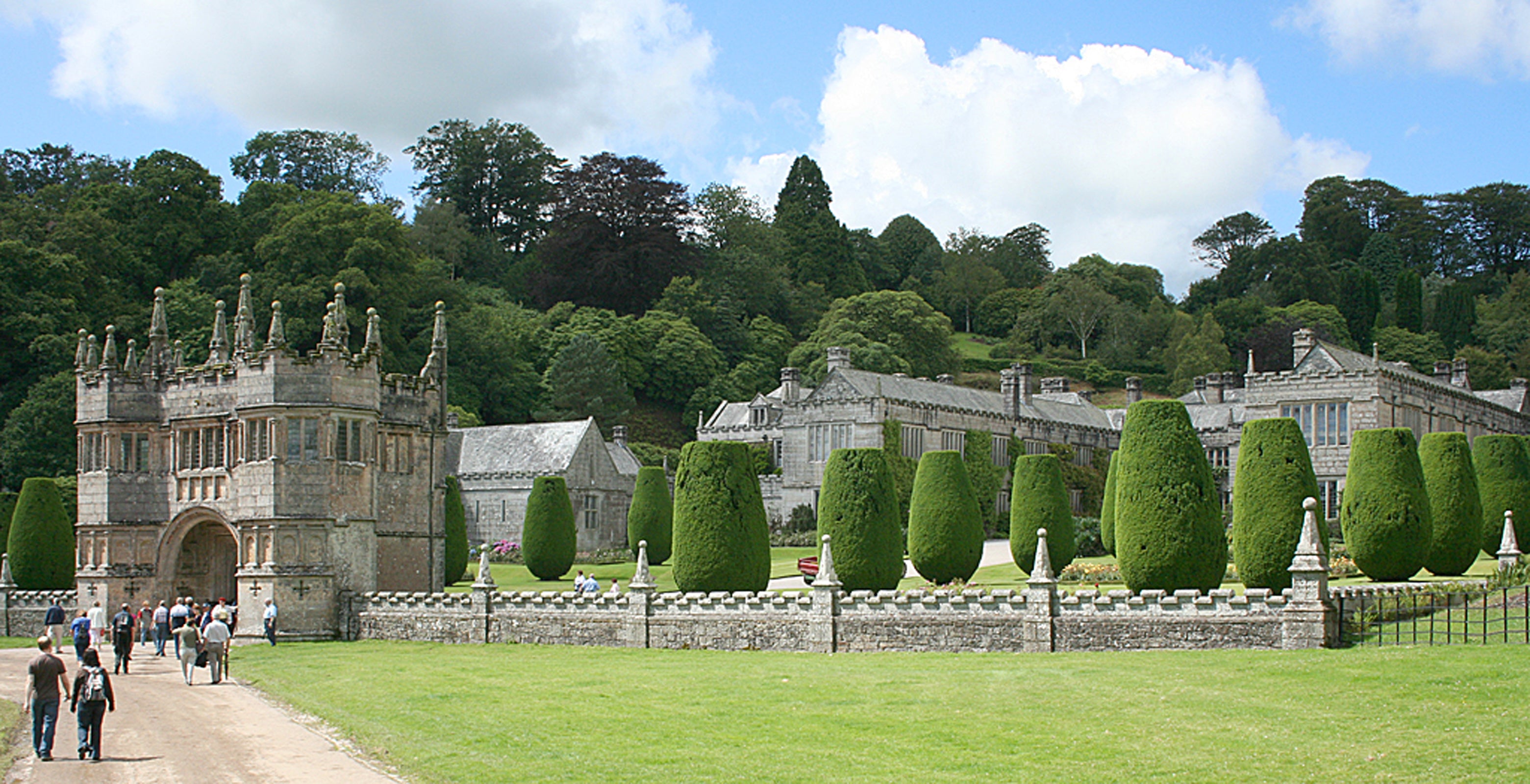 Radios for use in National Trust